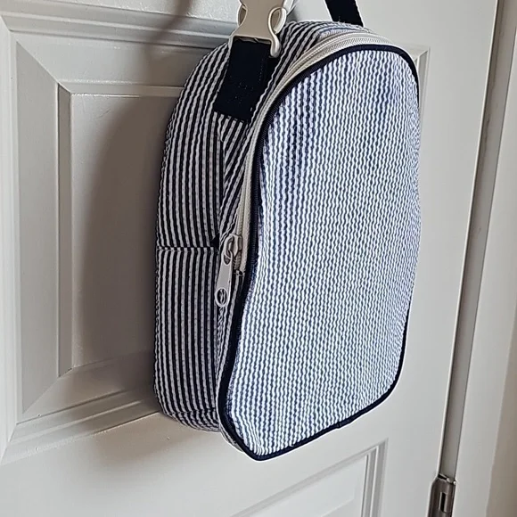 Seersucker Lunchbox in Blue and White - Picture 3 of 7